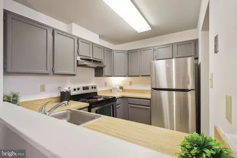 7710 Lexton Pl #D, Springfield, VA 22152 photo 9