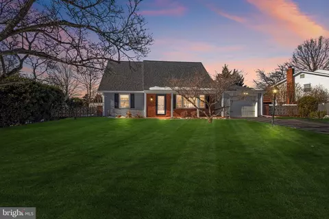 4208 Plaza Ln, Fairfax, VA 22033