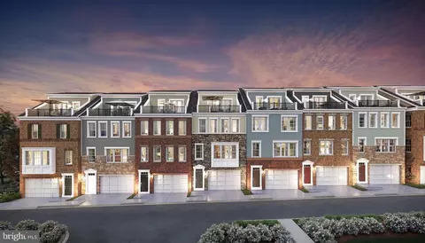 10826 Willow Ter, Fairfax, VA 22030