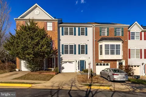 5233 Ballycastle Cir, Alexandria, VA 22315