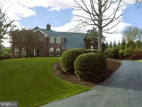 399 Patowmack Ct, Great Falls, VA 22066