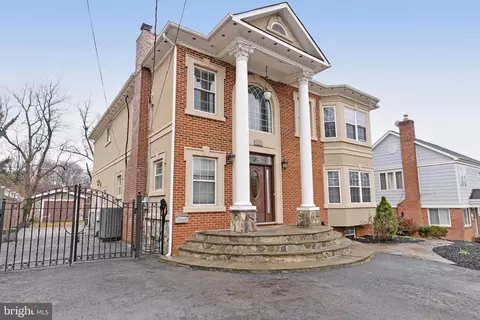 3275 Annandale Rd, Falls Church, VA 22042