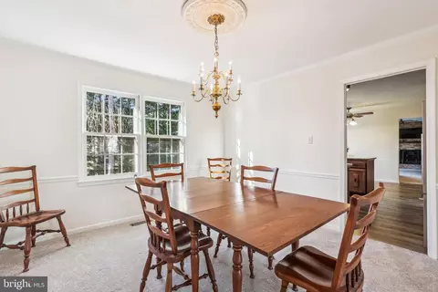 7122 Rolling Forest Ave, Springfield, VA 22152 photo 8