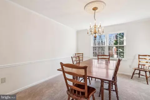 7122 Rolling Forest Ave, Springfield, VA 22152 photo 9