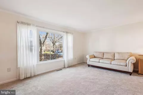 7122 Rolling Forest Ave, Springfield, VA 22152 photo 6