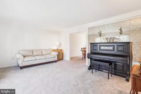 7122 Rolling Forest Ave, Springfield, VA 22152 photo 5