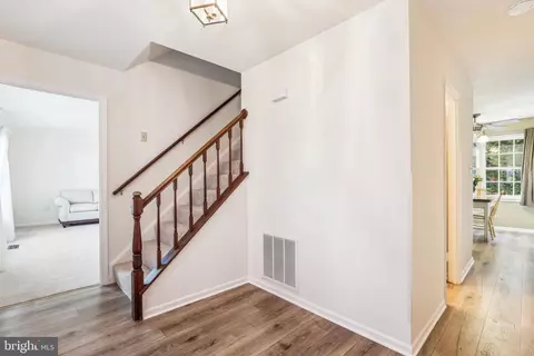 7122 Rolling Forest Ave, Springfield, VA 22152 photo 3