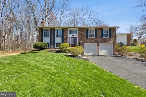 9008 Arley Dr, Springfield, VA 22153