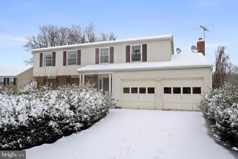 1111 Riva Ridge Dr, Great Falls, VA 22066