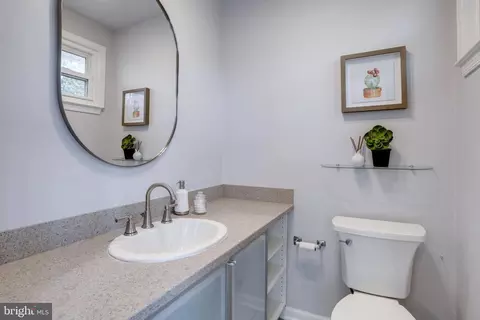 10006 E Constable Ct, Fairfax, VA 22032 photo 27