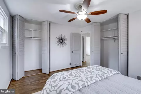 10006 E Constable Ct, Fairfax, VA 22032 photo 17