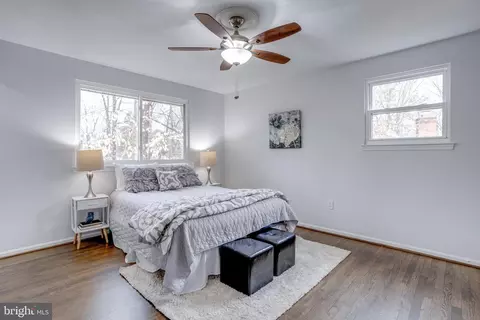 10006 E Constable Ct, Fairfax, VA 22032 photo 16