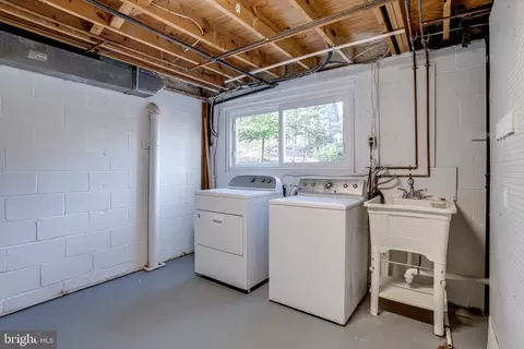 10006 E Constable Ct, Fairfax, VA 22032 photo 30