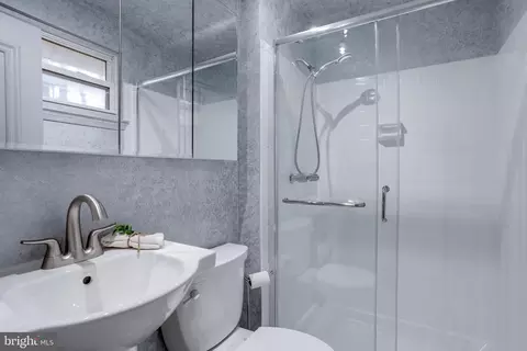 10006 E Constable Ct, Fairfax, VA 22032 photo 18