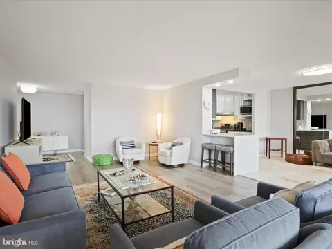 8380 Greensboro Dr #626, Mclean, VA 22102