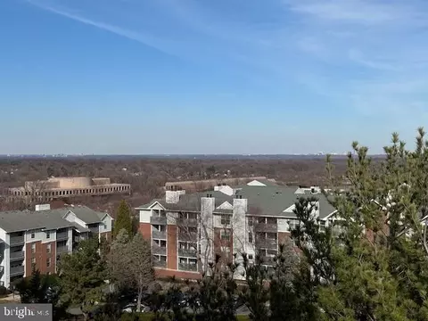 View/Area - 8380 Greensboro Dr #626, Mclean, VA 22102 photo 4 of 5