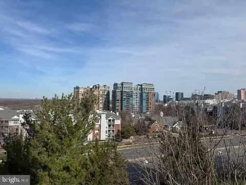 View/Area - 8380 Greensboro Dr #626, Mclean, VA 22102 photo 3 of 5