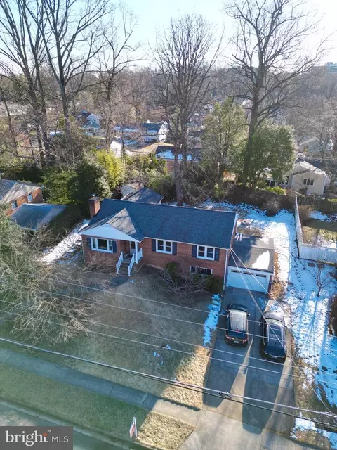 3161 Patrick Henry Dr, Falls Church, VA 22044