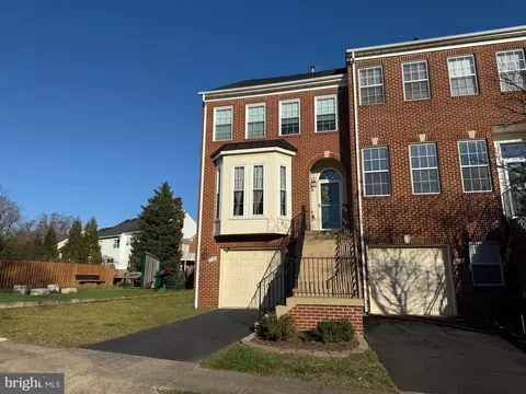 5518 Jowett Ct, Alexandria, VA 22315
