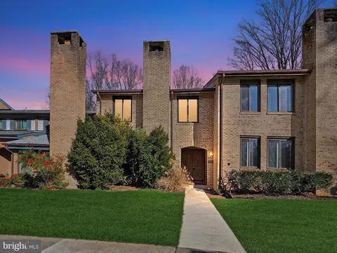 5753 Waters Edge Landing Ln, Burke, VA 22015