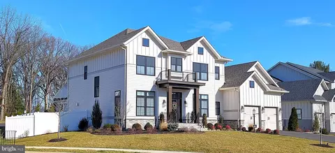 6578 Brooks Pl, Falls Church, VA 22044