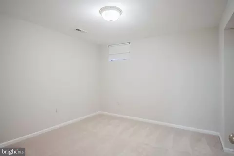 Bedroom - 8530 Silverview Dr, Lorton, VA 22079 photo 10 of 11