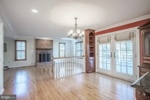 Living - 8530 Silverview Dr, Lorton, VA 22079 photo 1 of 10