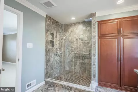 Entry Way - 8530 Silverview Dr, Lorton, VA 22079 photo 7 of 8