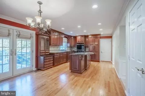 Kitchen - 8530 Silverview Dr, Lorton, VA 22079 photo 4 of 4