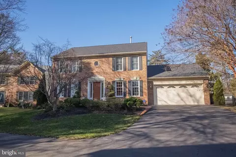 Exterior - 8530 Silverview Dr, Lorton, VA 22079 photo 2 of 17