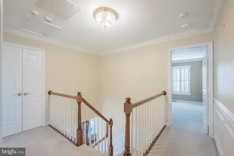 Entry Way - 8530 Silverview Dr, Lorton, VA 22079 photo 6 of 8
