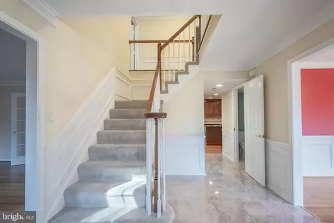 Entry Way - 8530 Silverview Dr, Lorton, VA 22079 photo 3 of 8