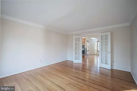 Living - 8530 Silverview Dr, Lorton, VA 22079 photo 8 of 10