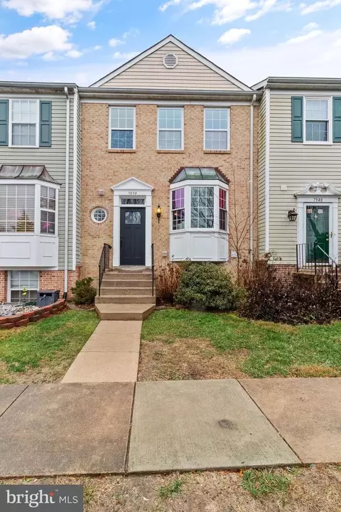 7938 Gunston Woods Pl, Lorton, VA 22079