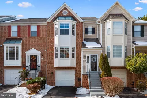 6837 Kerrywood Cir, Centreville, VA 20121