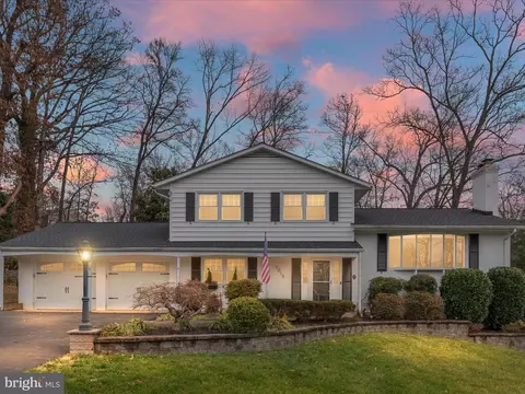 9015 Nomini Ln, Alexandria, VA 22309