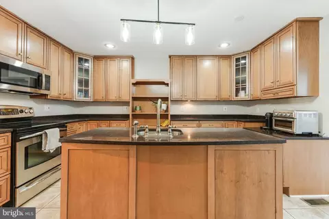 11540 Links Dr, Reston, VA 20190 photo 14