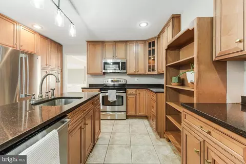 11540 Links Dr, Reston, VA 20190 photo 17