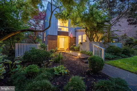 11540 Links Dr, Reston, VA 20190