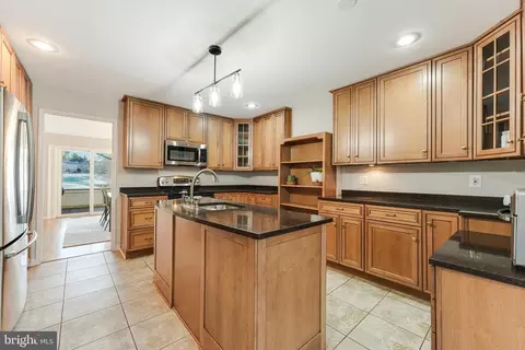11540 Links Dr, Reston, VA 20190 photo 15