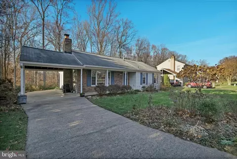 9012 Brook Ford Rd, Burke, VA 22015