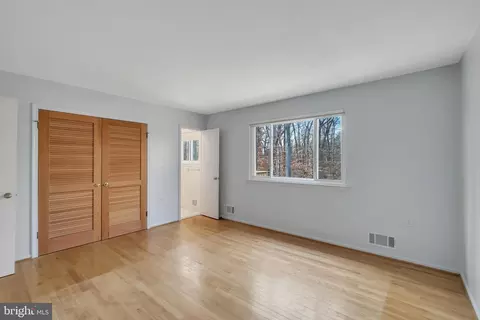 9012 Brook Ford Rd, Burke, VA 22015 photo 19