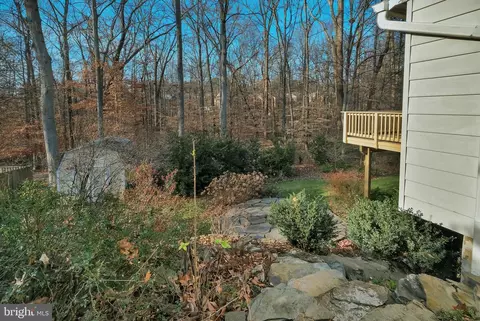 9012 Brook Ford Rd, Burke, VA 22015 photo 32