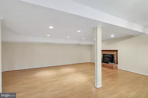 9012 Brook Ford Rd, Burke, VA 22015 photo 22