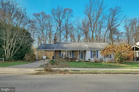 9012 Brook Ford Rd, Burke, VA 22015 photo 2