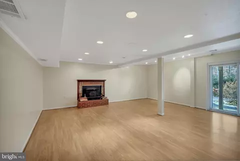 9012 Brook Ford Rd, Burke, VA 22015 photo 21