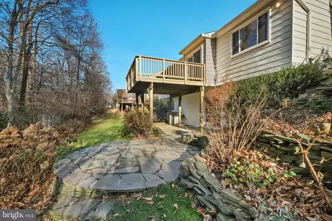 9012 Brook Ford Rd, Burke, VA 22015 photo 28