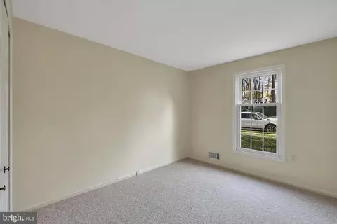 9012 Brook Ford Rd, Burke, VA 22015 photo 16