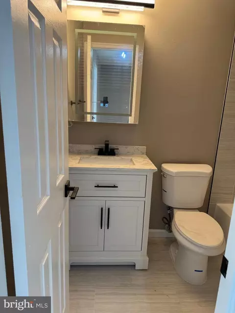 Bath - 9022 Rosewall Ct, Springfield, VA 22152 photo 14 of 16