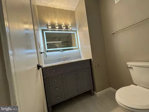 Bath - 9022 Rosewall Ct, Springfield, VA 22152 photo 2 of 16